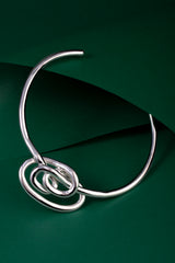 Choker Trama